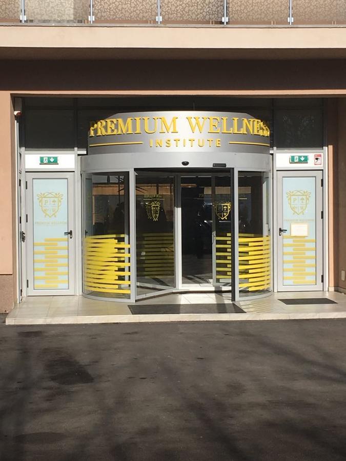 Hotel Premium Wellness Institute Bucarest Exterior foto